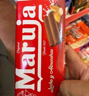 Maruja Chocolate con leche y almendras — MS Bhai Bhai Enterprise